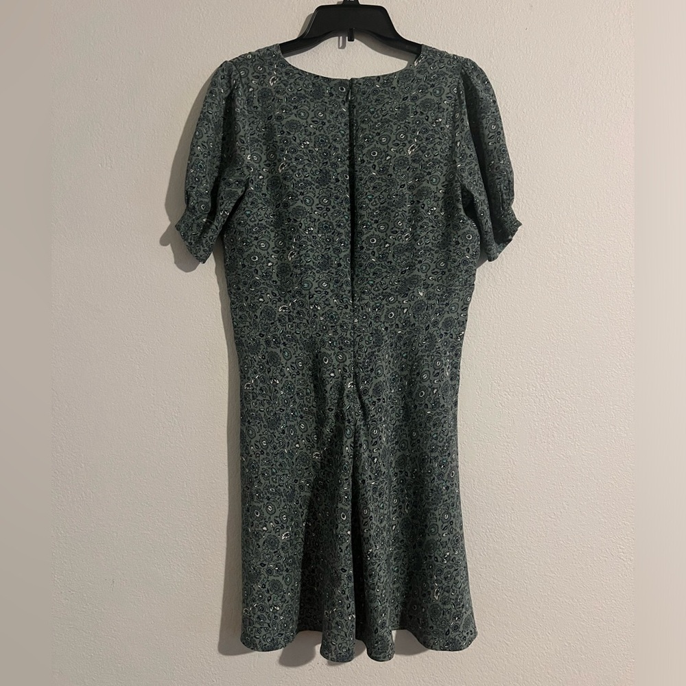 Loft short-sleeved Dress. Green floral. Great condition
